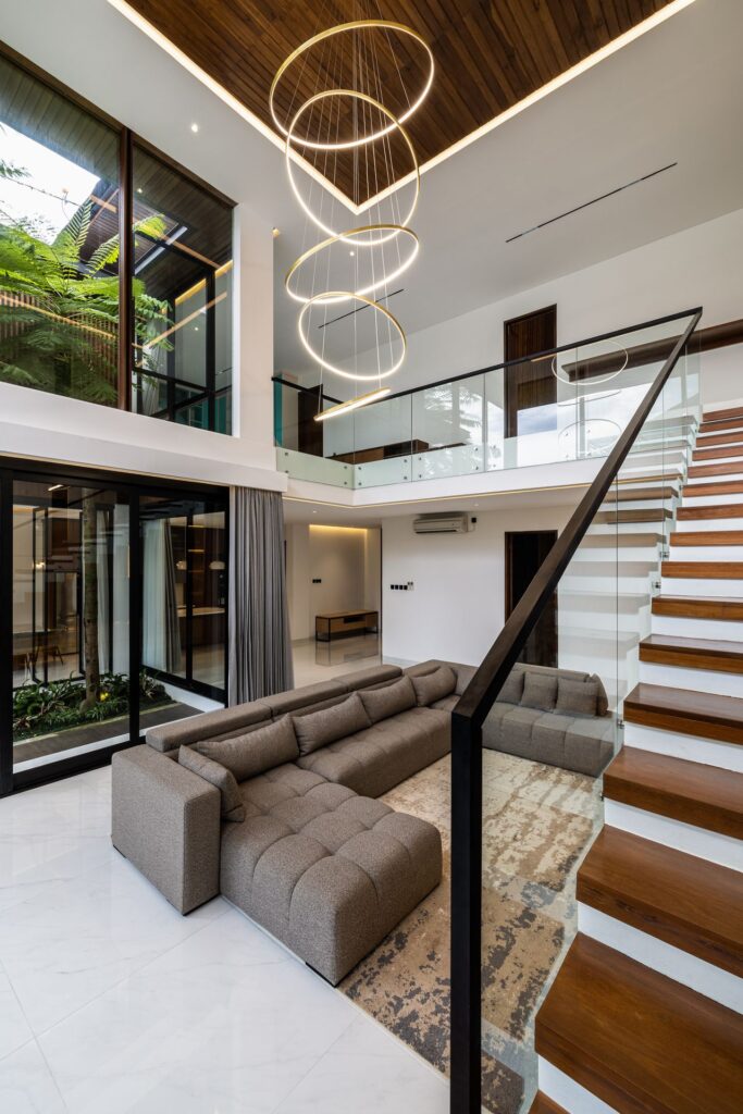 L’s House - 8