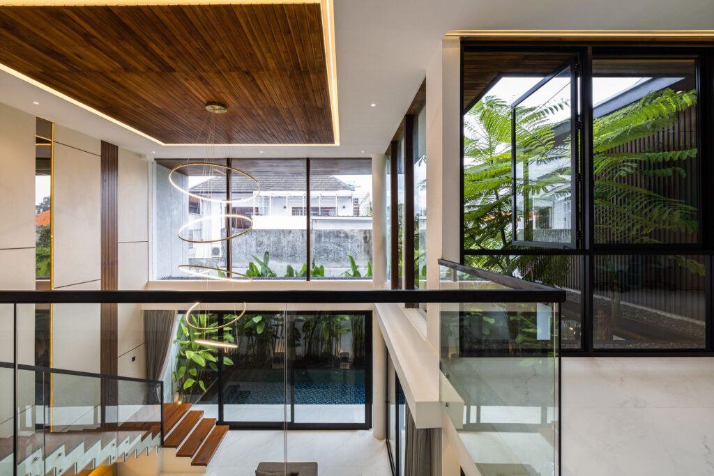 L’s House - 5